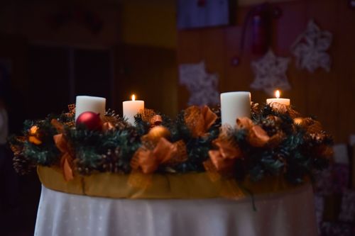 🎄 Adventi gyertyagyújtás iskolánkban - a remény lángja